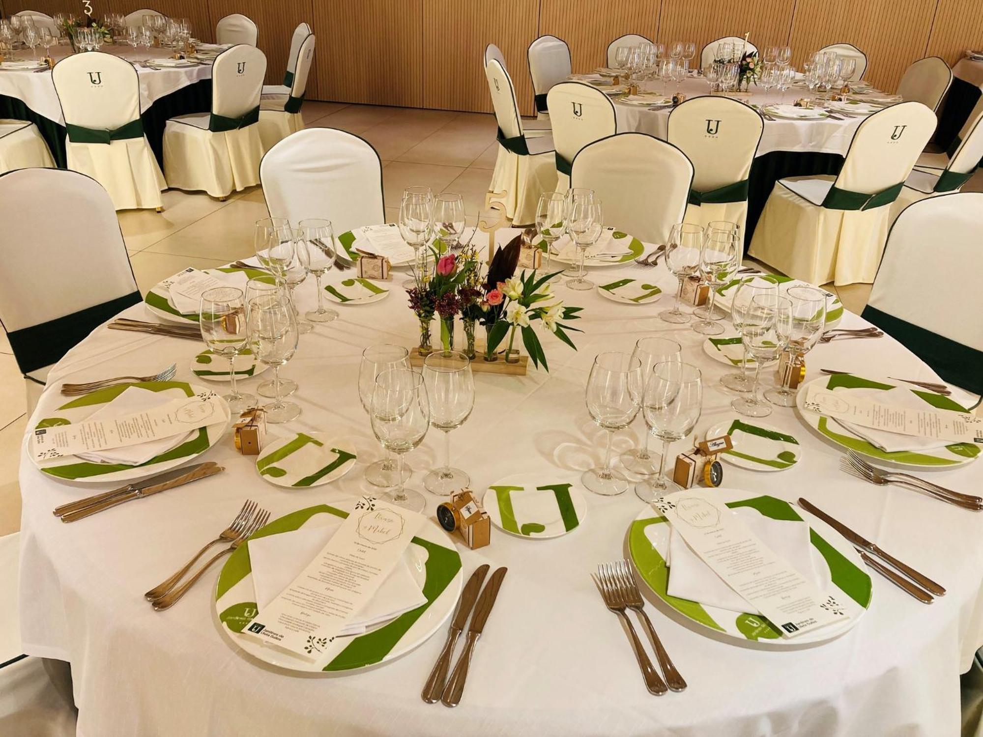 Hotel Jardines De Uleta Suites Vitoria-Gasteiz Esterno foto