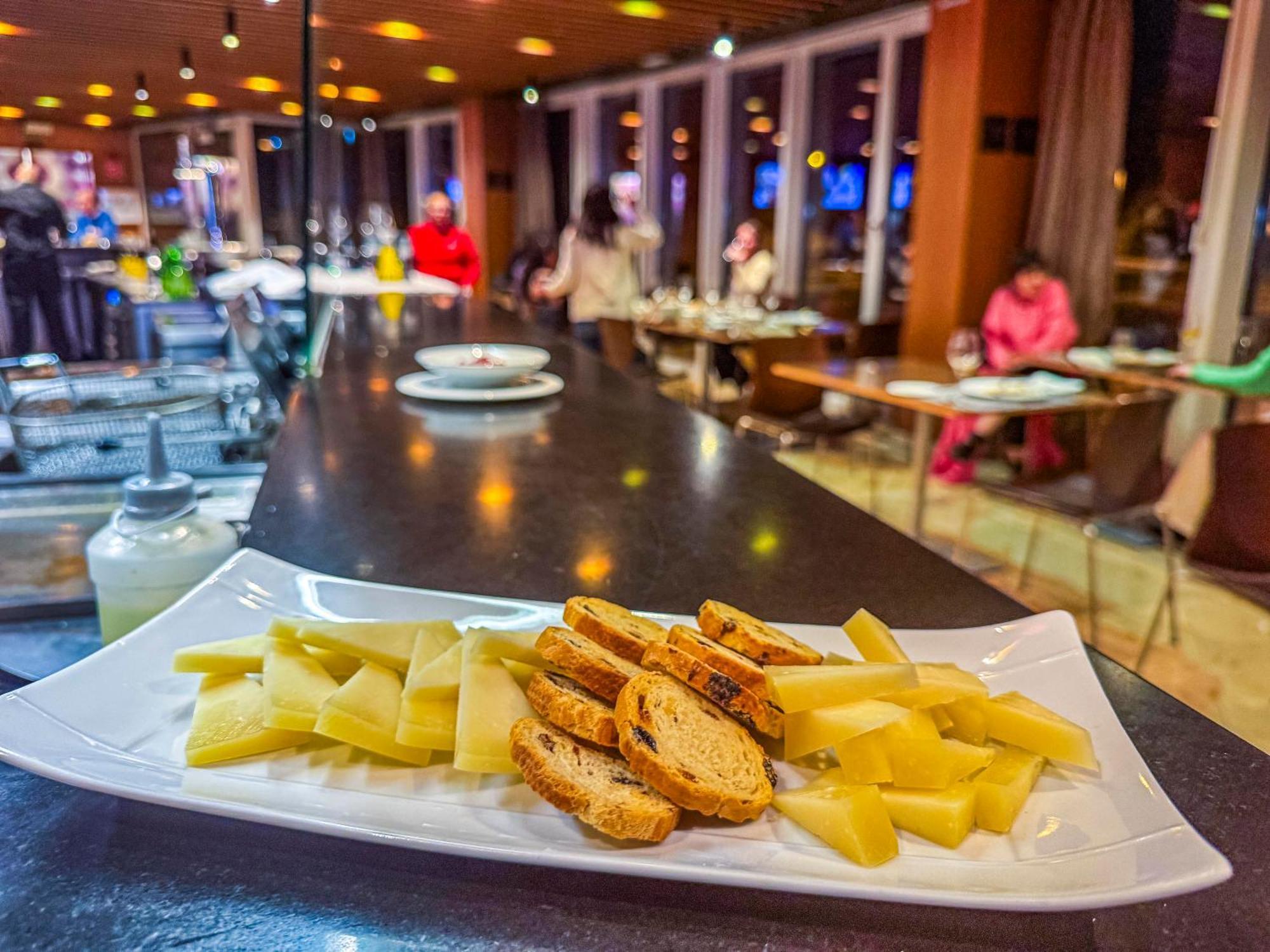 Hotel Jardines De Uleta Suites Vitoria-Gasteiz Esterno foto