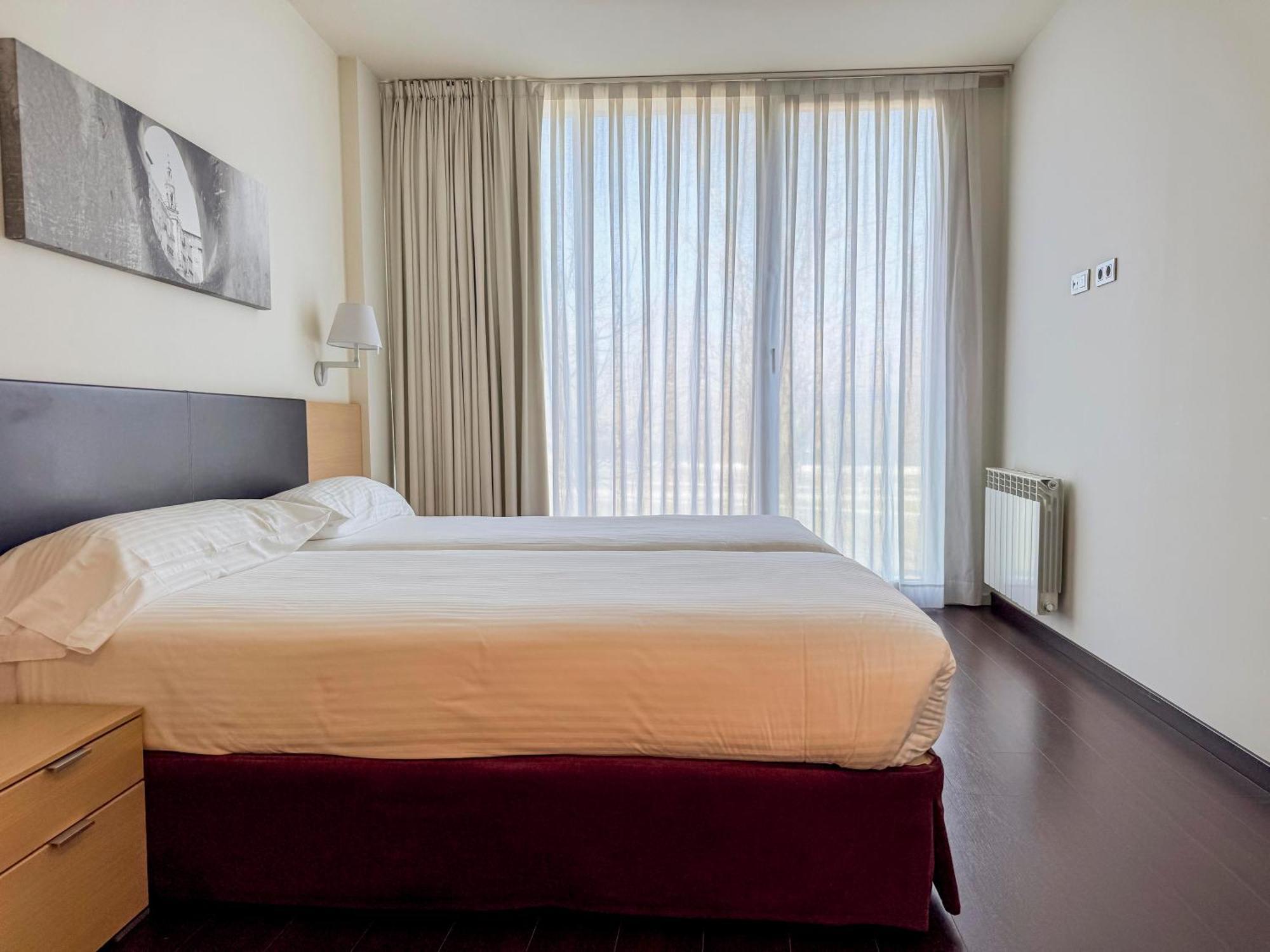 Hotel Jardines De Uleta Suites Vitoria-Gasteiz Esterno foto