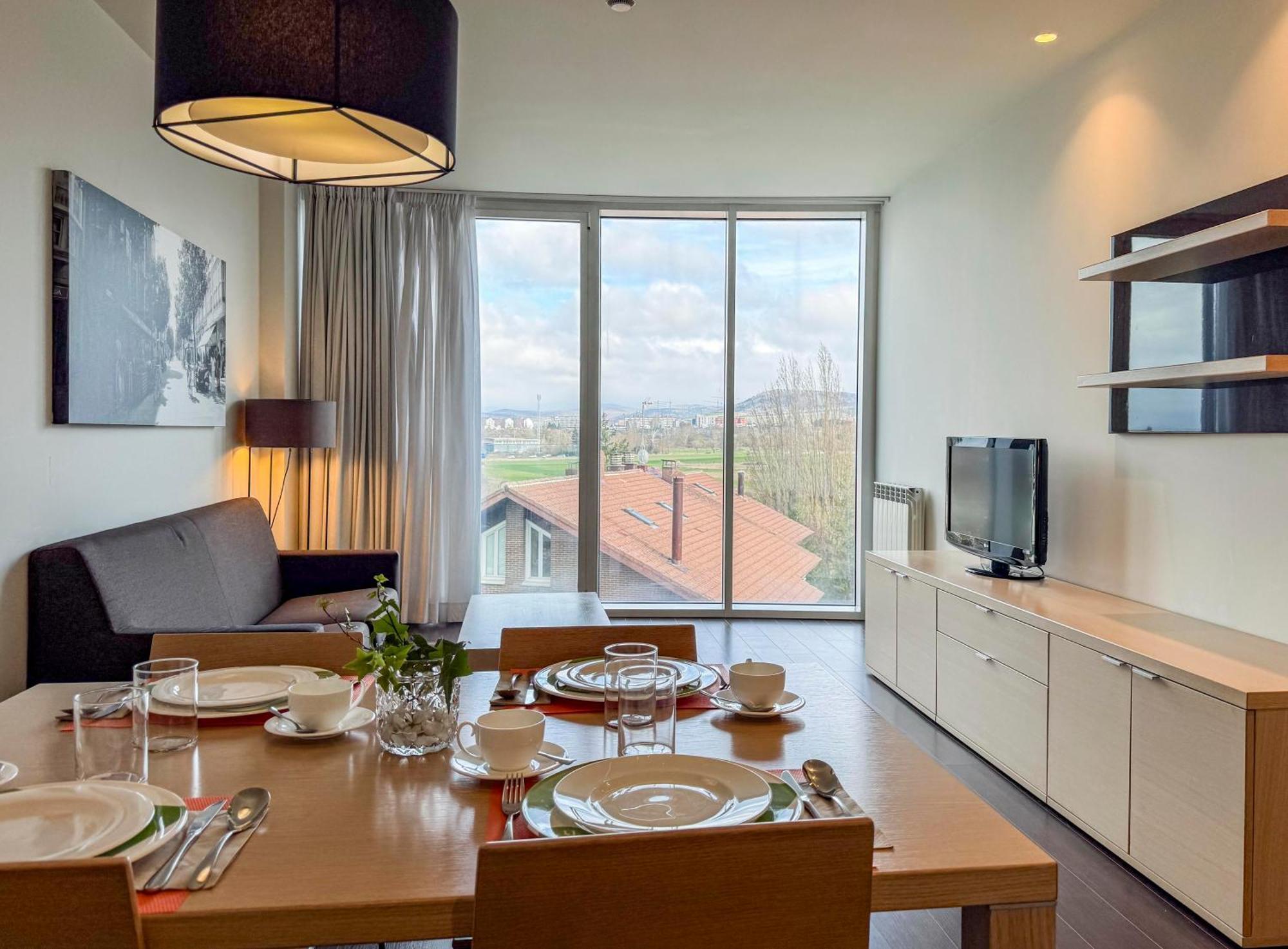 Hotel Jardines De Uleta Suites Vitoria-Gasteiz Esterno foto