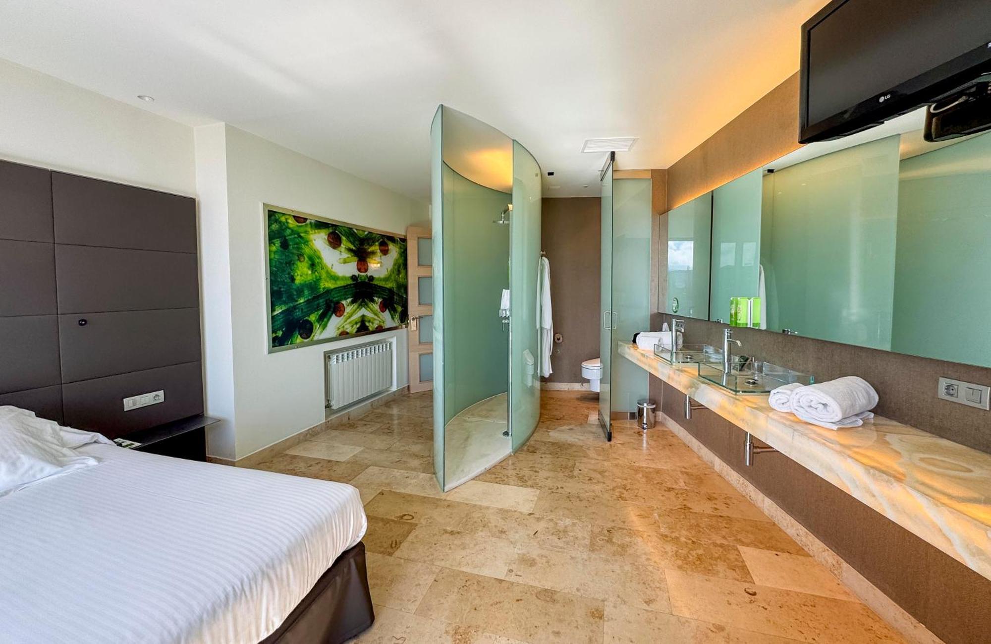 Hotel Jardines De Uleta Suites Vitoria-Gasteiz Esterno foto