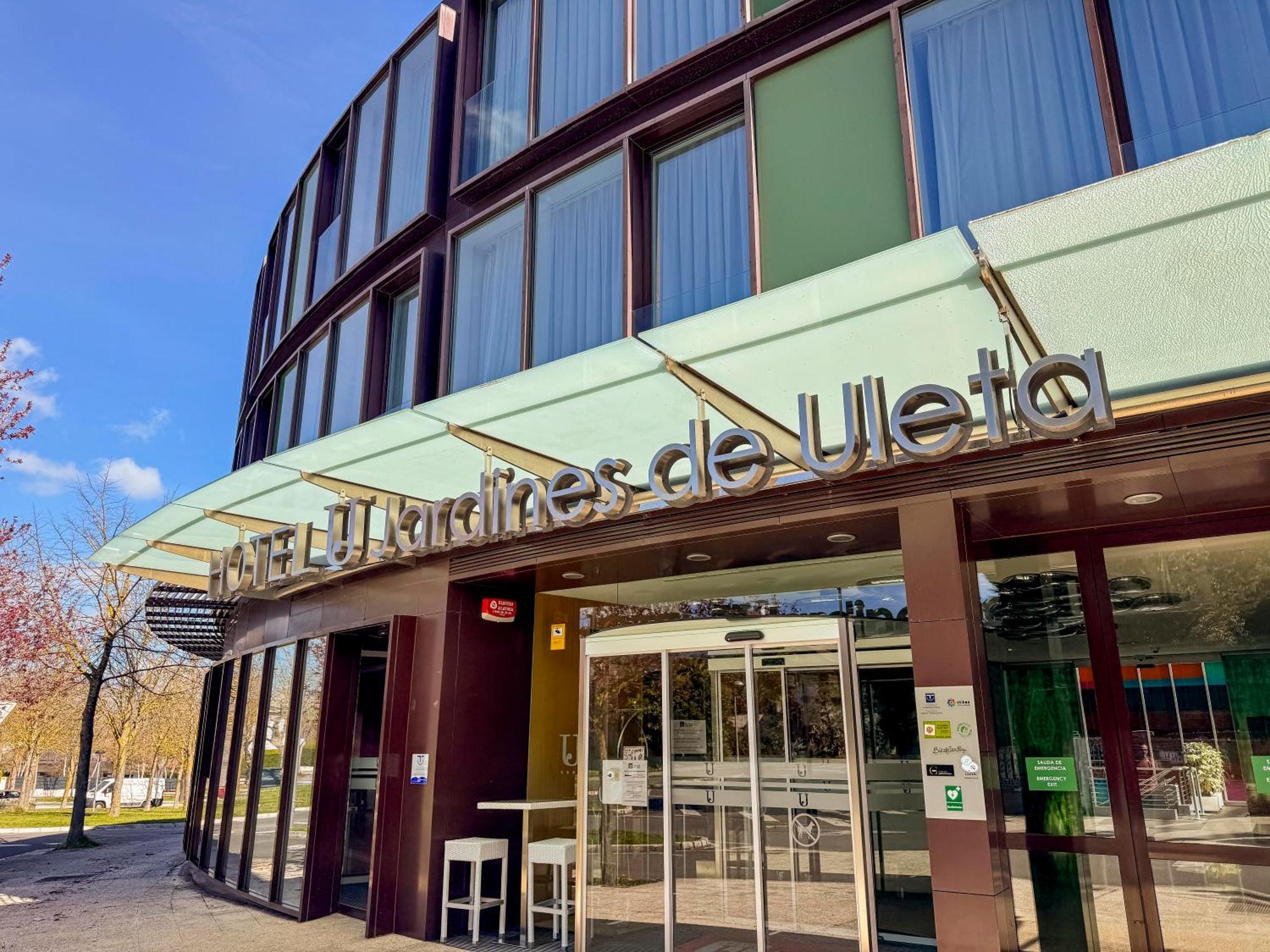 Hotel Jardines De Uleta Suites Vitoria-Gasteiz Esterno foto
